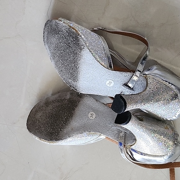 Dancing shoes - Picture 3 of 6